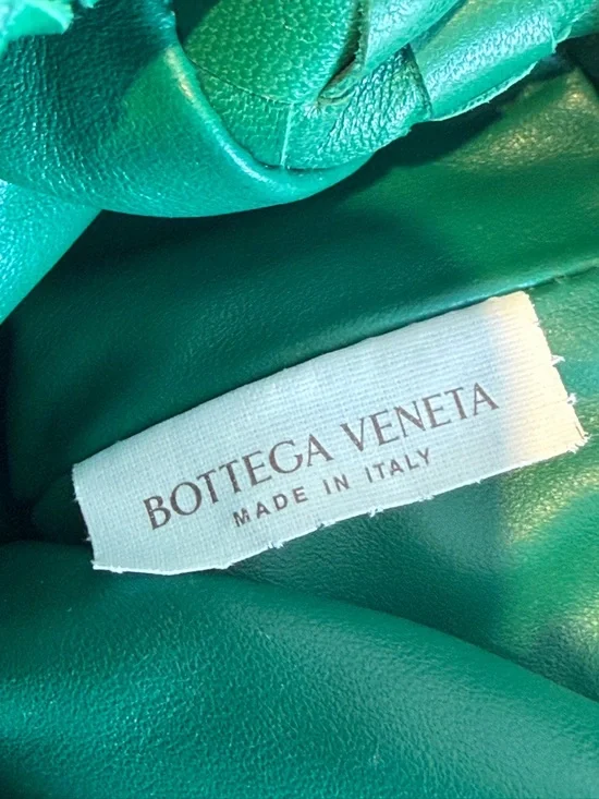 BOTTEGA VENETA The Mini Bulb in green Intrecciato - Picture 6 of 11